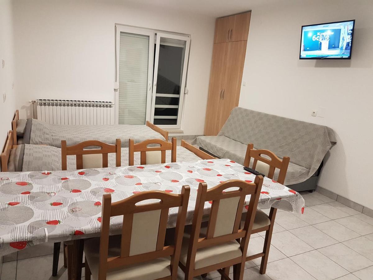 Dass Apartmani Banja Luka Buitenkant foto